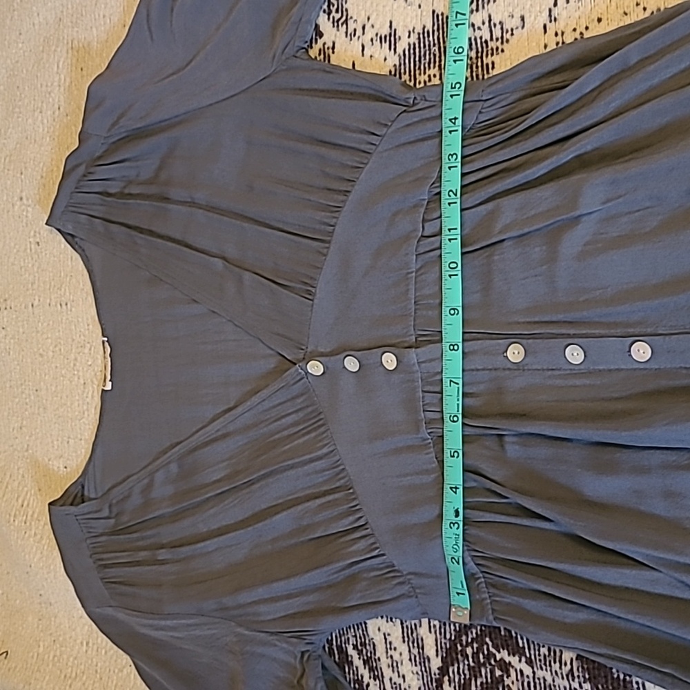 Lightweight gray dress - Picture 4 of 7